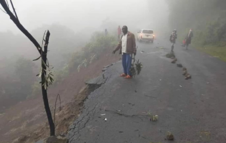 Kabarnet-Eldama Ravine Road Develops Huge Cracks Following Landslide